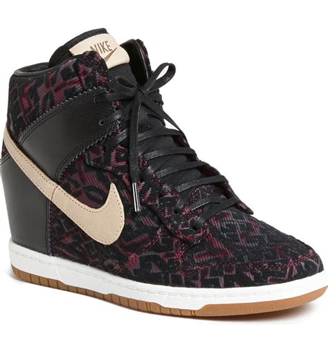 nike sky high dunk women's